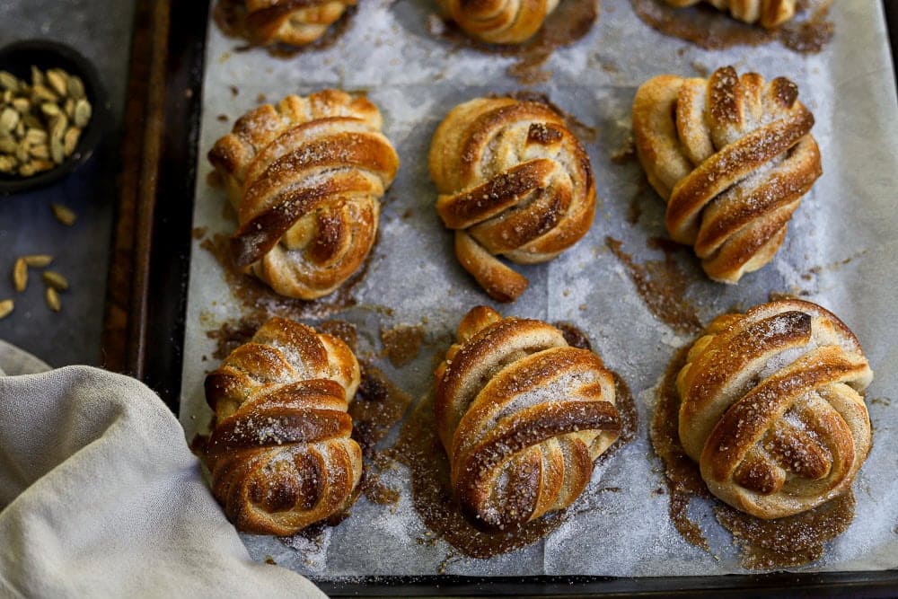 twisted-cardamom-buns_lions-bread-9